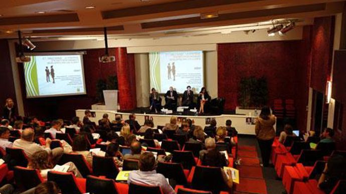 La dernière AG d'Agri Confiance s'est orientée autour du rôle qu'elle peut tenir dans la notion d'achats responsables. La dernière AG d'Agri Confiance s'est orientée autour du rôle qu'elle peut tenir dans la notion d'achats responsables.