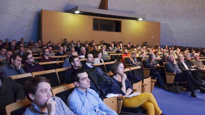  Le 1er mars, une centaine d'adhérents de la coopérative d'Eure-et-Loir est venue chercher des solutions pour le désherbage. © A. RICHARD  Le 1er mars, une centaine d'adhérents de la coopérative d'Eure-et-Loir est venue chercher des solutions pour le désherbage. © A. RICHARD