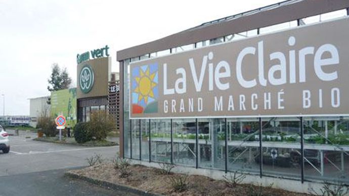Le groupe coopératif Cavac se diversifie dans l'alimentaire bio avec l'enseigne « La Vie Claire », avec un espace dédié dans deux magasins Gamm vert. Ici celui de Fontenay-le-Comte inauguré le 3 mars. Le groupe coopératif Cavac se diversifie dans l'alimentaire bio avec l'enseigne « La Vie Claire », avec un espace dédié dans deux magasins Gamm vert. Ici celui de Fontenay-le-Comte inauguré le 3 mars.