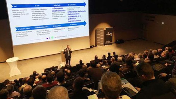 Lors de l'assemblée générale extraordinaire, le 18 décembre à Bezannes, les adhérents d'Acolyance ont validé le projet de fusion Acolyance-Cerena. Lors de l'assemblée générale extraordinaire, le 18 décembre à Bezannes, les adhérents d'Acolyance ont validé le projet de fusion Acolyance-Cerena.