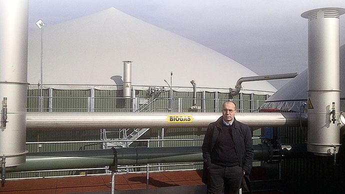 Michele Distefano devant l'unité de Pozzonovo, en activité depuis novembre 2012. « ANB a voulu rendre la valeur ajoutée aux producteurs. »N. SAVIN