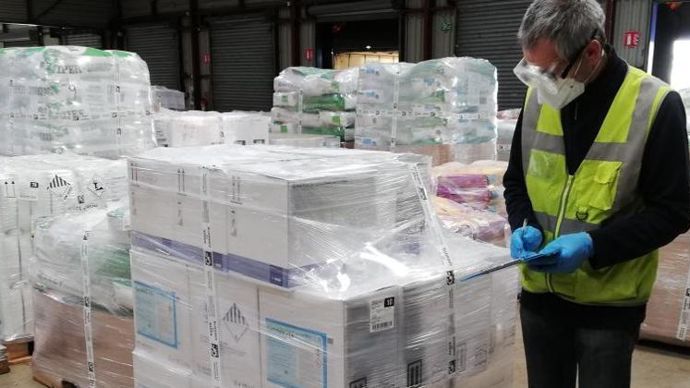 En pleine période de réception de livraisons appro, les entreprises se réorganisent comme en 2020 (ici, dépôt du réseau Impaact à Châteaubourg, en avril 2020) pour limiter les contaminations.