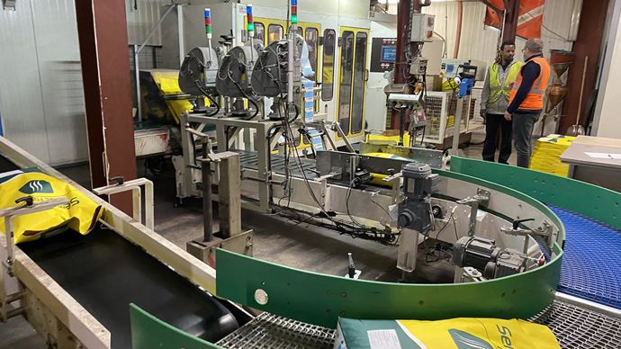 L’ensemble de la restructuration permet d’ores et déjà à Arterris d’augmenter sa productivité de 15 à 20 % pour le traitement des semences, et ses capacités de stockage de 20 à 30 %. Ici, l’usine de semences de Castelnaudary dans l’Aude. © ARTERRIS