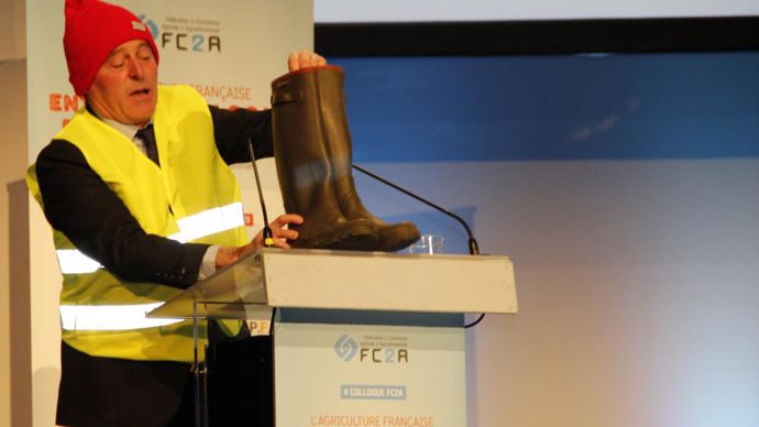 « Il y a eu les gilets jaunes, les bonnets rouges et maintenant les bottes vertes, revendique Frédéric Carré. On est bien dans nos bottes, il faut se le rappeler, et nous sommes bien ancrés dans la terre. » L.PETIT