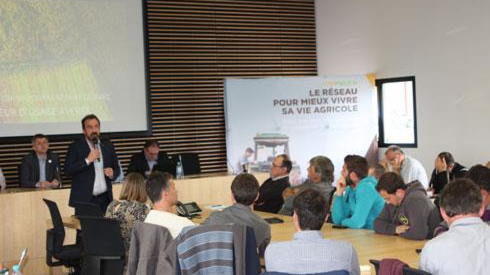 Vivadour a présenté la plateforme d'achats Ouifield, lors de ses quatre derniers comités de territoire, à des adhérents qui ont répondu très positivement à cette nouvelle initiative. Vivadour a présenté la plateforme d'achats Ouifield, lors de ses quatre derniers comités de territoire, à des adhérents qui ont répondu très positivement à cette nouvelle initiative.