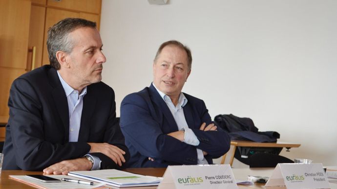 Pierre Couderc, DG d'Euralis (à g.), et Christian Pèes, président, ont présenté à la presse, le 10 décembre, un CA brut 2017-2018 stabilisé, à 1,4 Md€, et un Ebitda en hausse de 8,4 %, à 51,5 M€.F. JACQUEMOUD
