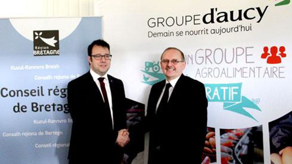 À droite, Serge Le Bartz, président de Groupe d'aucy, vient d'officialiser l'entrée dans le capital de GDH de la Région Bretagne avec son président, Loïg Chesnais-Girard. À droite, Serge Le Bartz, président de Groupe d'aucy, vient d'officialiser l'entrée dans le capital de GDH de la Région Bretagne avec son président, Loïg Chesnais-Girard.