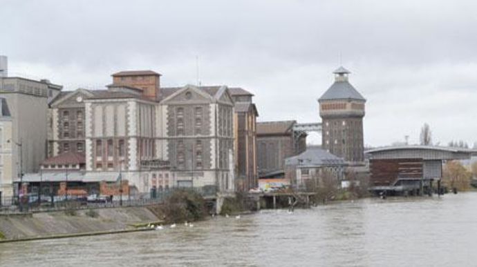 Moulins Soufflet (ici à Corbeil-Essonnes), Grands moulins de Paris, Caproga La Meunière et Moulins Dumée entrent en dissidence et créent l'Association de promotion de la meunerie de France. © R. FOURREAUX Moulins Soufflet (ici à Corbeil-Essonnes), Grands moulins de Paris, Caproga La Meunière et Moulins Dumée entrent en dissidence et créent l'Association de promotion de la meunerie de France. © R. FOURREAUX