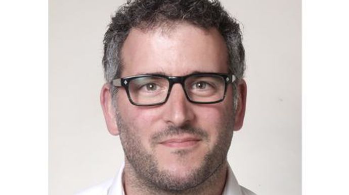 Pour Stéphane Ballas, chargé de projet chez Ovalie Innovation, les caractéristiques de la nouvelle huile de coriandre non raffinée, vendue à la Seppic, sont très intéressantes pour les cosmétiques et les compléments alimentaires. © OVALIE INNOVATION Pour Stéphane Ballas, chargé de projet chez Ovalie Innovation, les caractéristiques de la nouvelle huile de coriandre non raffinée, vendue à la Seppic, sont très intéressantes pour les cosmétiques et les compléments alimentaires. © OVALIE INNOVATION