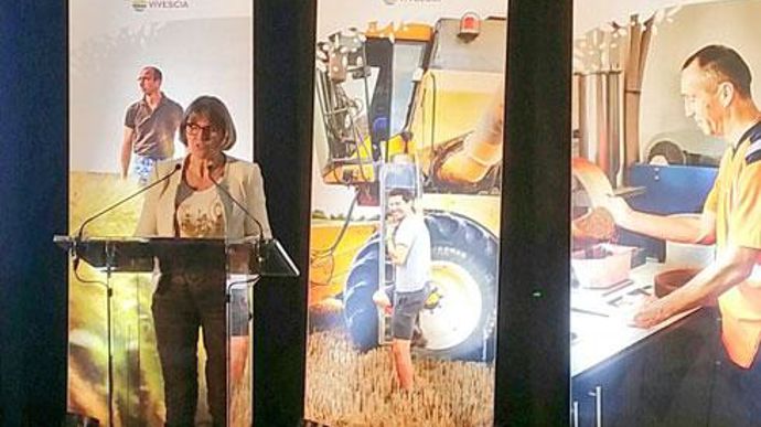 « L'agriculture de conservation est un des leviers agronomiques permettant d'aller vers des prati­ques plus durables tout en maintenant son rendement », souligne Savine Oustrain, directrice Recherche et Innovation chez Vivescia Agriculture. « L'agriculture de conservation est un des leviers agronomiques permettant d'aller vers des prati­ques plus durables tout en maintenant son rendement », souligne Savine Oustrain, directrice Recherche et Innovation chez Vivescia Agriculture.