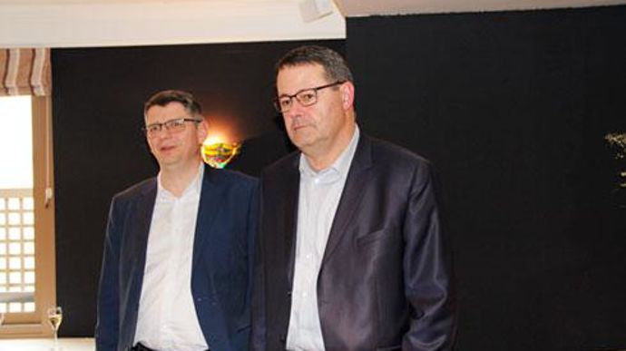 Damien Bourgarel, directeur général (à g.) et Pascal Viguier, le nouveau président de Limagrain, regrettent « la part de méconnaissance (du statut coopératif) de la part des autorités ». © L. PETIT