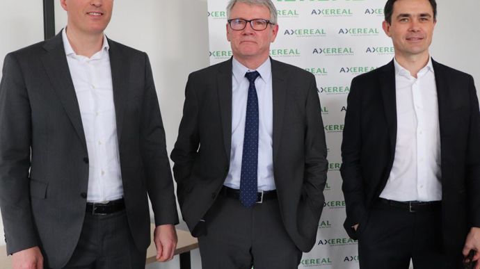 RebondYvan Schaepman, DG de Boortmalt, Jean-François Loiseau, président d'Axéréal, et Paul-Yves L'Anthoën, DG d'Axéréal, lors de la présentation des résultats de l'exercice le 10 janvier dernier : Axéréal a réalisé un CA de 2,53 Mds€ en 2017-2018 (+ 7 %) et espère atteindre les 2,66 Mds€ en 2018-2019.R. FOURREAUX