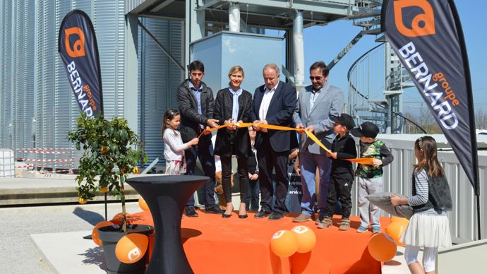 De gauche à droite, Pierre-Jean Crastes, président de la communauté de commune du Genevois, Virginie Duby-Muller, députée de la 4e circonscription de Haute-Savoie, Xavier Bernard, président du groupe Bernard, André Bonaventure, maire de Viry. De gauche à droite, Pierre-Jean Crastes, président de la communauté de commune du Genevois, Virginie Duby-Muller, députée de la 4e circonscription de Haute-Savoie, Xavier Bernard, président du groupe Bernard, André Bonaventure, maire de Viry.