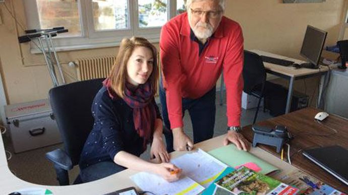 Florence Brayé et Christian Jenn, du service technique de la Cac, disposent de deux années de résul­tats techniques et économiques qui prouvent que la modulation de la dose de semis a un impact positif pour le portefeuille de l'agriculteur. © CAC Florence Brayé et Christian Jenn, du service technique de la Cac, disposent de deux années de résul­tats techniques et économiques qui prouvent que la modulation de la dose de semis a un impact positif pour le portefeuille de l'agriculteur. © CAC
