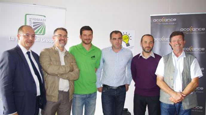 Christophe Songy, directeur de la FDSEA 51, Nicolas Vigour, lycée agricole de Thillois, Florent Lagille, agriculteur des JA, Romain Adam, président du groupe jeunes d'Acolyance, Mathias Benoist, agriculteur et animateur du Trophée et Hugues Dazard, président d'Acolyance. © C. URVOY Christophe Songy, directeur de la FDSEA 51, Nicolas Vigour, lycée agricole de Thillois, Florent Lagille, agriculteur des JA, Romain Adam, président du groupe jeunes d'Acolyance, Mathias Benoist, agriculteur et animate