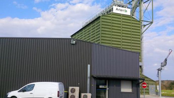 Arterris a investi 2 millions d'euros dans un nouveau silo de 1 600 tonnes au Vernet (Haute-Garonne­). Arterris a investi 2 millions d'euros dans un nouveau silo de 1 600 tonnes au Vernet (Haute-Garonne­).