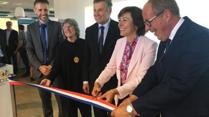 De droite à gauche, Philippe Mangin, président d'InVivo, Carole Delga, présidente de la région Occitanie, Thierry Blandinières, DG d'InVivo, Chantal Marion, vice-présidente de Montpellier Méditerranée Métropole, et Stéphane Marcel, DG de Smag. De droite à gauche, Philippe Mangin, président d'InVivo, Carole Delga, présidente de la région Occitanie, Thierry Blandinières, DG d'InVivo, Chantal Marion, vice-présidente de Montpellier Méditerranée Métropole, et Stéphane Marcel, DG de Smag.