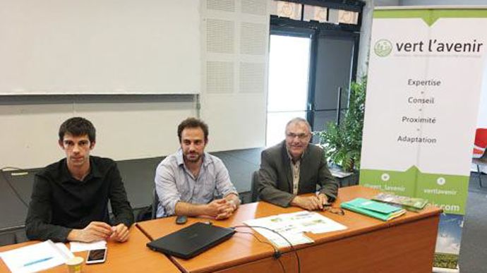 Pierre Carrère (Geosys), Pierre Bertin (Groupe Piveteau) et Jean-Guy Valette (Négoce Agricole Centre-Atlantique). Pierre Carrère (Geosys), Pierre Bertin (Groupe Piveteau) et Jean-Guy Valette (Négoce Agricole Centre-Atlantique).