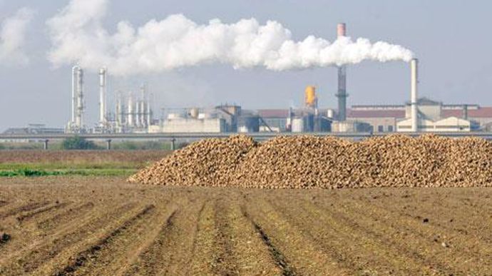 Après avoir fait des propositions de rapprochement à Cristal Union, Tereos salue un rapport qui encourage les acteurs français à réfléchir à une nouvelle organisation pour la filière sucre. Ici, le site industriel Tereos d'Artenay dans le Loiret. © P. MONTIGNY Après avoir fait des propositions de rapprochement à Cristal Union, Tereos salue un rapport qui encourage les acteurs français à réfléchir à une nouvelle organisation pour la filière sucre. Ici, le site industriel Tereos d'Artenay dans le 