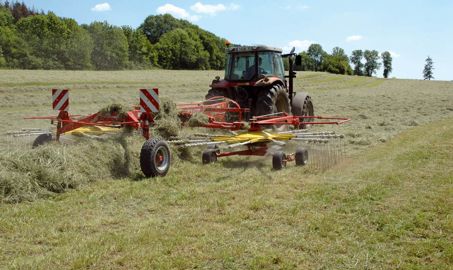 Cette année plus que jamais avec le renchérissement de l'aliment, si la qualité du foin n'est pas au rendez-vous, acceptez de baisser votre objectif de performance animale.© J.-M.V. Cette année plus que jamais avec le renchérissement de l'aliment, si la qualité du foin n'est pas au rendez-vous, acceptez de baisser votre objectif de performance animale.© J.-M.V.
