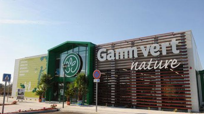 Le magasin de Biganos, en Gironde, fait partie des six jardineries déjà transformées en Gamm vert. D'ici à mi-février, les trente et une jardineries de Maïsadour seront toutes sous enseigne « Gamm vert-Groupe Maïsadour ». © Maïsadour Le magasin de Biganos, en Gironde, fait partie des six jardineries déjà transformées en Gamm vert. D'ici à mi-février, les trente et une jardineries de Maïsadour seront toutes sous enseigne « Gamm vert-Groupe Maïsadour ». © Maïsadour