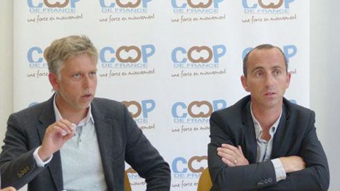 Jérôme Caillé, vice-président de la commission bio de Coop de France (à droite), aux côtés de Thomas Jullien, chez Coop de France Ouest, a souligné la nécessité d'un « axe commun ». © M. COISNE Jérôme Caillé, vice-président de la commission bio de Coop de France (à droite), aux côtés de Thomas Jullien, chez Coop de France Ouest, a souligné la nécessité d'un « axe commun ». © M. COISNE