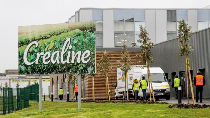       L'entreprise Créaline (fabricant de purées et soupes fraîches) a triplé ses capacités entre 2017 et 2018, mais la direction songe déjà à construire une nouvelle usine.
A. DUFUMIER
