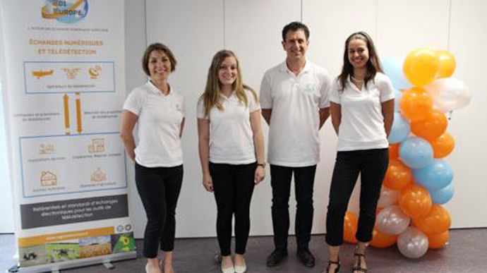 L'équipe d'Agro EDI Europe, de gauche à droite, Gaëlle Cheruy-Pottiau, déléguée générale adjointe, Sabrina Lardeau, chargée de communication, Bruno Prépin, délégué général, et Marie Beuret, chargée de projet. © M. COISNE L'équipe d'Agro EDI Europe, de gauche à droite, Gaëlle Cheruy-Pottiau, déléguée générale adjointe, Sabrina Lardeau, chargée de communication, Bruno Prépin, délégué général, et Marie Beuret, chargée de projet. © M. COISNE