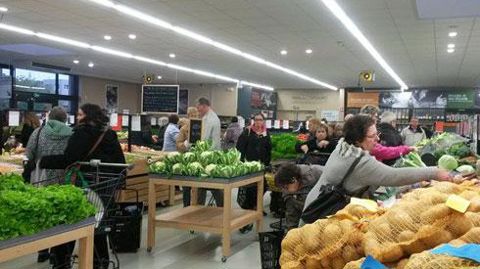 Sur les trois premiers jours d'ouverture, 1 000 à 1 200 clients ont découvert chaque jour le nouveau Frais d'ici de 620 m2 de surface de vente et employant 14 salariés. Sur les trois premiers jours d'ouverture, 1 000 à 1 200 clients ont découvert chaque jour le nouveau Frais d'ici de 620 m2 de surface de vente et employant 14 salariés.