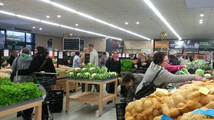 Sur les trois premiers jours d'ouverture, 1 000 à 1 200 clients ont découvert chaque jour le nouveau Frais d'ici de 620 m2 de surface de vente et employant 14 salariés. 