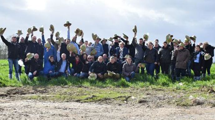Une quarantaine d'éleveurs est venue découvrir Boviscope, le service de surveillance du troupeau d'Axéréal élevage, dans une exploitation de la Sarthe, le 13 mars dernier. © Axéréal élevage