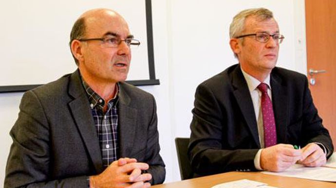 « Après nous être beaucoup développés, nous allons en 2019 surtout aller chercher les synergies, commerciales, industrielles et organisationnelles aujourd'hui rendues possibles », avance Ludovic Spiers DG d'Agrial (à dr.). À gauche, Arnaud Degoulet, le président. © A. DUFUMIER