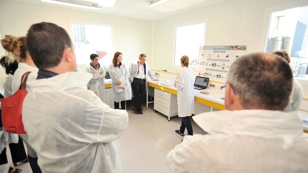 Visite d'inauguration du laboratoire Capinov agrandi de 500 m2 pour 850 000 €.