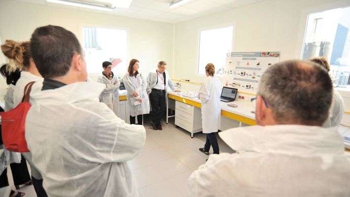 Visite d'inauguration du laboratoire Capinov agrandi de 500 m2 pour 850 000 €.