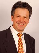 Gérard Bosquet, vétérinaire dans les Ardennes et secrétaire général de la SNGTV Gérard Bosquet, vétérinaire dans les Ardennes et secrétaire général de la SNGTV