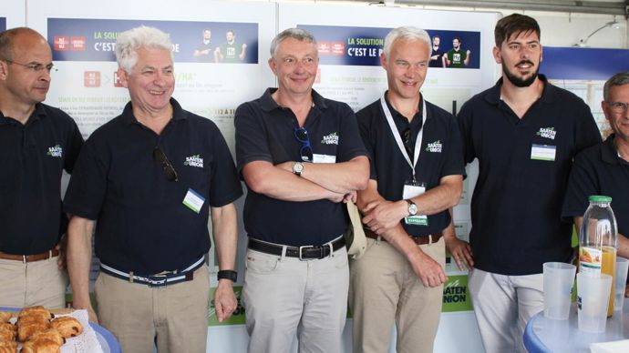 Rémi Lefebvre (à gauche), DGA, Guillaume de Castelbajac, DG, Jérôme Delalieu, chef marché autogames, Emmanuel Sterlin, responsable marketing, Pierre-Louis Carrier, chef marché hybrides, Pierre-Yves Dedieu, chef marché intercultures.B. CAILLIEZ