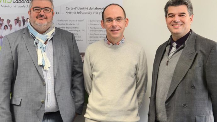 Pascal Cerneau, DG d'Artémis, Christophe Ferey, responsable du laboratoire et Jean-Francois Labarre, président.CCPA