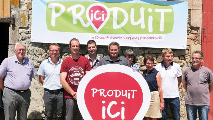 Des producteurs de la coopérative vendéenne Cavac lors du lancement du site www.produitici.fr avec, à gauche, Jean-Marie Gabillaud, vice-président et Christophe Ménoret, responsable circuit court.