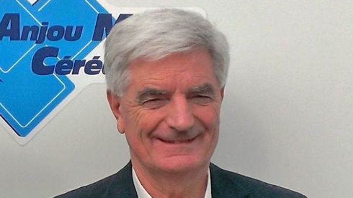 Pour Pierre Guy, dirigeant d'Anjou Maine céréales obligé de quitter Actura du fait que sa maison mère Terrena adhère à un autre groupement d'achat : « Avec du recul, nous aurions en fait choisi la situation imposée si nous avions eu connaissance de tous les paramètres ». Pour Pierre Guy, dirigeant d'Anjou Maine céréales obligé de quitter Actura du fait que sa maison mère Terrena adhère à un autre groupement d'achat : « Avec du recul, nous aurions en fait choisi la situation imposée si nous avion