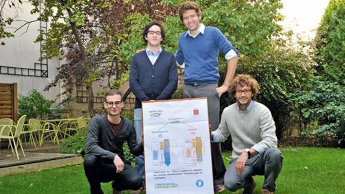L'équipe Energie de Service Coop de France présente le projet Osiris, avec de gauche à droite, Luc Patat et Nassim Addar, consultants énergie, David Azria, responsable technique de l'activité énergie et Jérémie Descours, consultant biomasse/énergie. © C. FAIMALI L'équipe Energie de Service Coop de France présente le projet Osiris, avec de gauche à droite, Luc Patat et Nassim Addar, consultants énergie, David Azria, responsable technique de l'activité énergie et Jérémie Descours, consultant bioma L'équipe Energie de Service Coop de France présente le projet Osiris, avec de gauche à droite, Luc Patat et Nassim Addar, consultants énergie, David Azria, responsable technique de l'activité énergie et Jérémie Descours, consultant biomasse/énergie. © C. FAIMALI L'équipe Energie de Service Coop de France présente le projet Osiris, avec de gauche à droite, Luc Patat et Nassim Addar, consultants énergie, David Azria, responsable technique de l'activité énergie et Jérémie Descours, consultant bioma