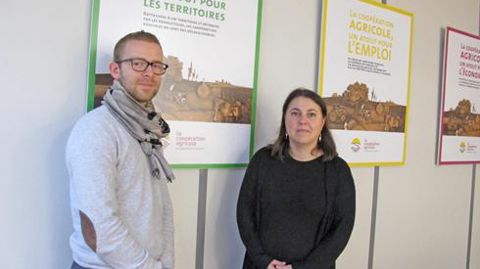 Rachel Blumel, directrice de la chaîne alimentaire durable de Coop de France, et Emmanuel Ramfel, chargé de mission énergie et supply chain de cette direction, seront présents lors de la Cop21 dans l'espace exposition La Galerie by World Efficiency. © H. LAURANDEL Rachel Blumel, directrice de la chaîne alimentaire durable de Coop de France, et Emmanuel Ramfel, chargé de mission énergie et supply chain de cette direction, seront présents lors de la Cop21 dans l'espace exposition La Galerie by Wor