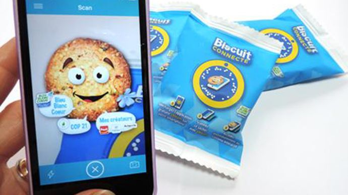 Lorsque l'on flashe le logo interactif avec un smartphone, « le biscuit prend vie et parle », assure la start-up toulousaine Ubleam, qui a créé l'application. Lorsque l'on flashe le logo interactif avec un smartphone, « le biscuit prend vie et parle », assure la start-up toulousaine Ubleam, qui a créé l'application.