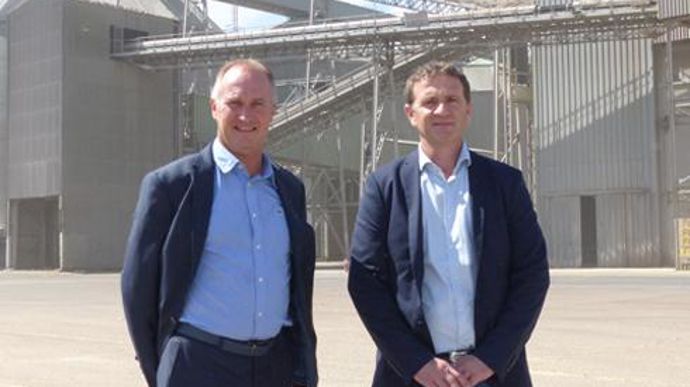 Joël Ratel et Laurent Bué, directeur général et président de Nord céréales : « Faire monter la qualité du haut du panier va tirer vers le haut le tas moyen. » © R. FOURREAUX Joël Ratel et Laurent Bué, directeur général et président de Nord céréales : « Faire monter la qualité du haut du panier va tirer vers le haut le tas moyen. » © R. FOURREAUX