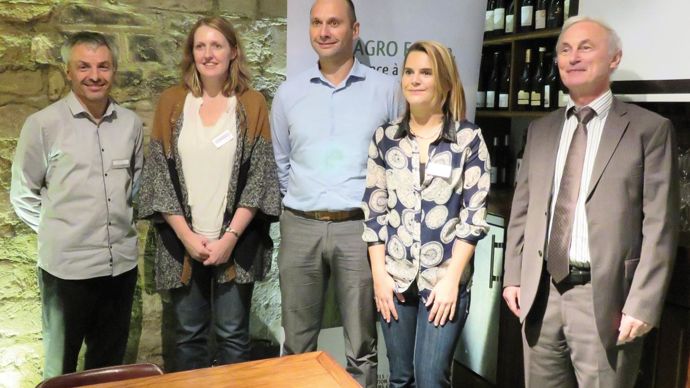 Léon Lenglin (à droite), DG, Amandine Miquel, responsable communication, Frédéric Grimault, directeur marketing, Karine Poivet, chef marché céréales à paille, et Yves Besnard, cultures industrielles et légumières.M. COISNE