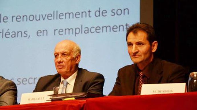 Patrice Leloup (à gauche), directeur de la Caproga et Jean-Michel Billault, le président, souhaitent revoir les règles de la directive nitrates, pour qu'elle soit mieux adaptée au territoire de la coopérative du Loiret. © A. RICHARD Patrice Leloup (à gauche), directeur de la Caproga et Jean-Michel Billault, le président, souhaitent revoir les règles de la directive nitrates, pour qu'elle soit mieux adaptée au territoire de la coopérative du Loiret. © A. RICHARD