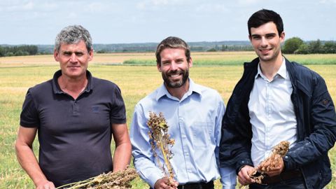De gauche à droite : Christian Blet, vice-président de la CAPL, Jason Abbott, dirigeant d'Abbottagra, et Arthur Nicolas, responsable filières végétales à la CAPL.A. MABIRE De gauche à droite : Christian Blet, vice-président de la CAPL, Jason Abbott, dirigeant d'Abbottagra, et Arthur Nicolas, responsable filières végétales à la CAPL.A. MABIRE