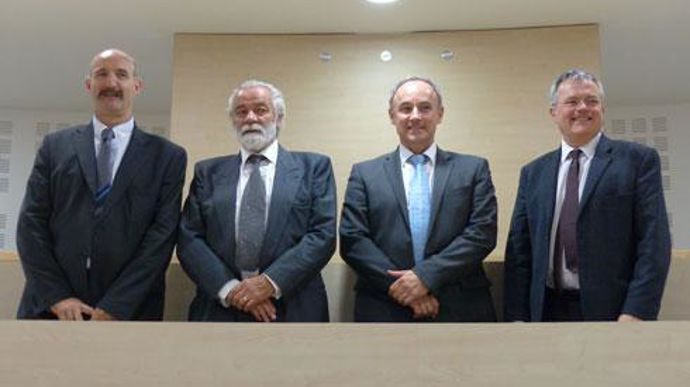 De gauche à droite, Philippe Delusset, président d'Ocealia, Bruno Foucher, ancien président de Charentes Alliance, Thierry Lafaye, directeur général d'Ocealia et Bernard François, directeur général délégué de la nouvelle coopérative. © M. COISNE De gauche à droite, Philippe Delusset, président d'Ocealia, Bruno Foucher, ancien président de Charentes Alliance, Thierry Lafaye, directeur général d'Ocealia et Bernard François, directeur général délégué de la nouvelle coopérative. © M. COISNE