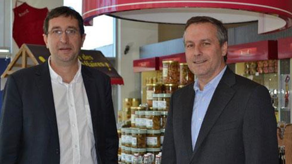 Pierre Pagès (à gauche), vice-président d'Euralis, et Pierre Couderc, directeur général, sont satisfaits des résultats présentés à la presse le 14 décembre, dans ses locaux de Lescar (Pyrénées-Atlantiques). © F. JACQUEMOUD Pierre Pagès (à gauche), vice-président d'Euralis, et Pierre Couderc, directeur général, sont satisfaits des résultats présentés à la presse le 14 décembre, dans ses locaux de Lescar (Pyrénées-Atlantiques). © F. JACQUEMOUD