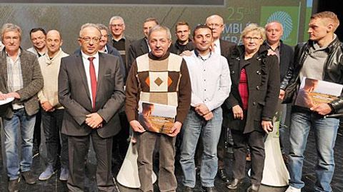 Les agriculteurs coopérateurs, qui ont témoigné de leur passion dans cet ouvrage, étaient à l'honneur lors de la 25e assemblée générale du groupe coopératif au palais des congrès de Dijon. © PHILIPPE MAUPETIT/DIJON CEREALES. Les agriculteurs coopérateurs, qui ont témoigné de leur passion dans cet ouvrage, étaient à l'honneur lors de la 25e assemblée générale du groupe coopératif au palais des congrès de Dijon. © PHILIPPE MAUPETIT/DIJON CEREALES.