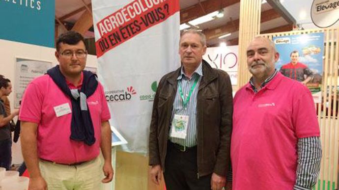 Yves Mauffret, responsable développement durable, Jean-Claude Orhan, vice-président de Cecab, et membre de la commission développement durable, et Yannick Le Quillec, directeur aviculture chair. © H. LAURANDEL Yves Mauffret, responsable développement durable, Jean-Claude Orhan, vice-président de Cecab, et membre de la commission développement durable, et Yannick Le Quillec, directeur aviculture chair. © H. LAURANDEL